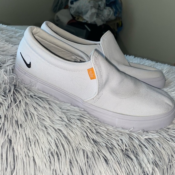 nike court slip on